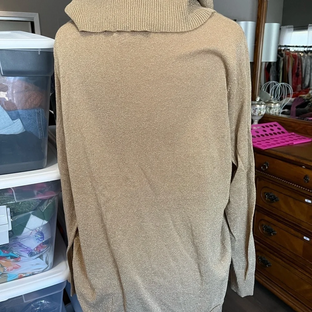 Gold Sparkling Cowl